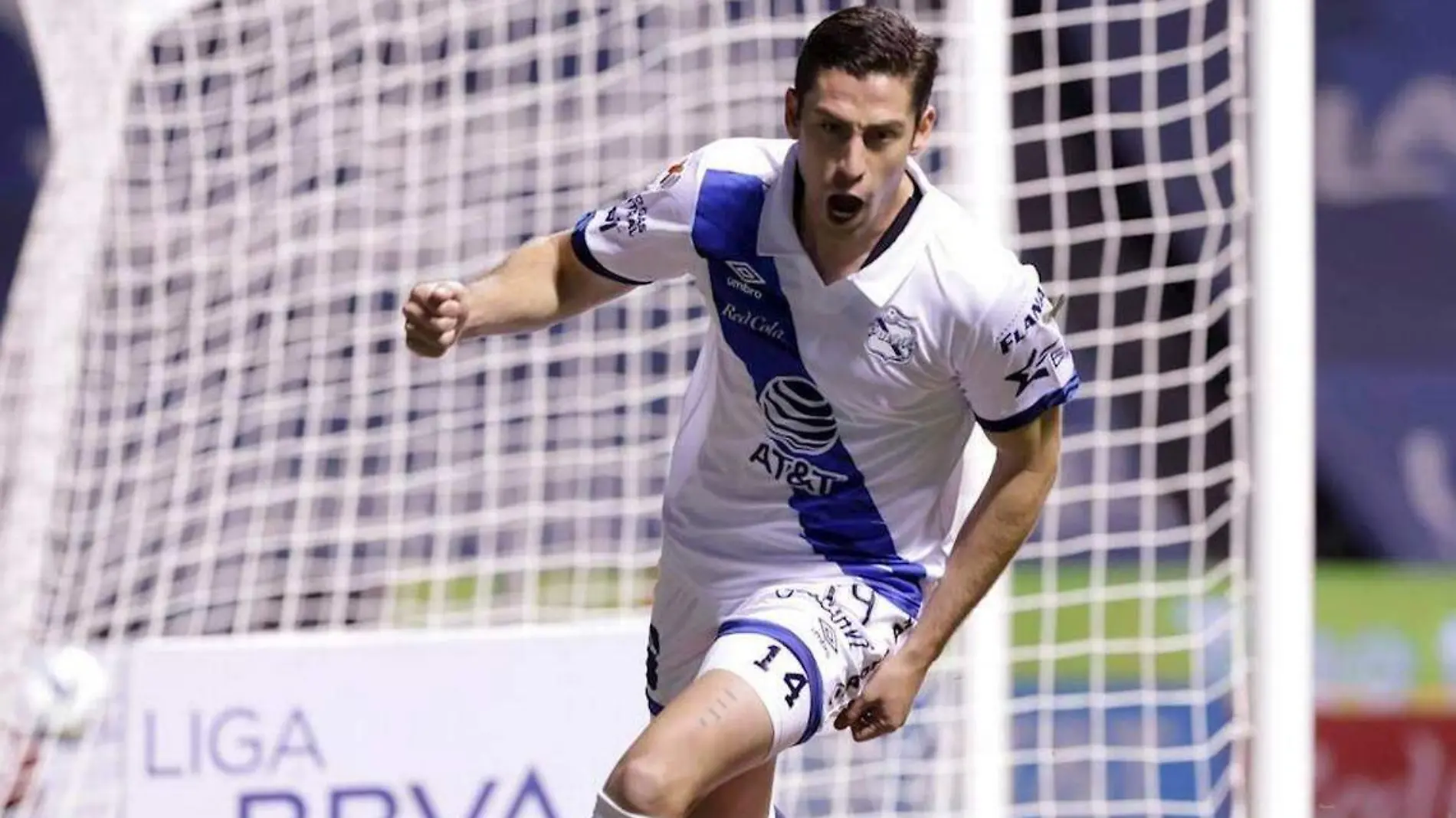 Santiago Ormeño recupera la sonrisa al volver al Puebla FC